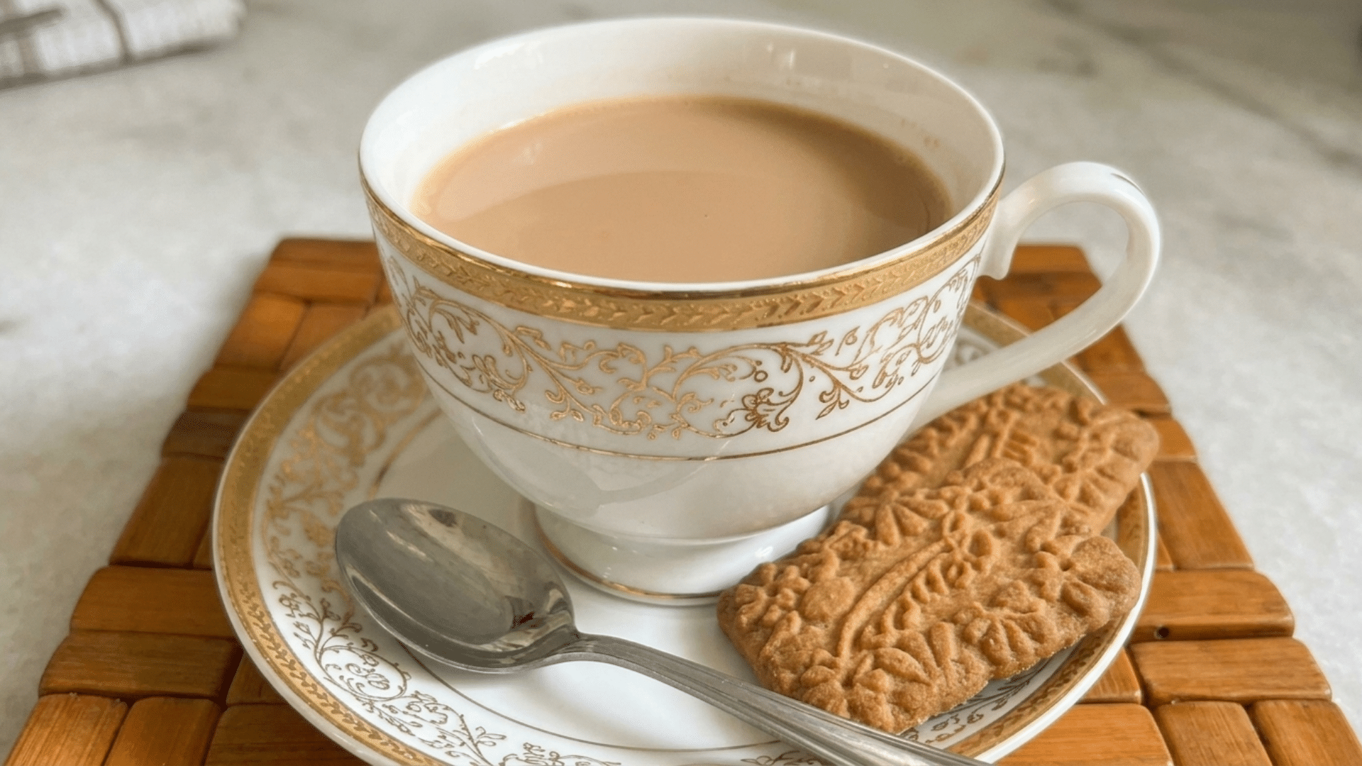 cup of tea with different varieties showing calorie content and healthy beverage choices for a balanced diet routine