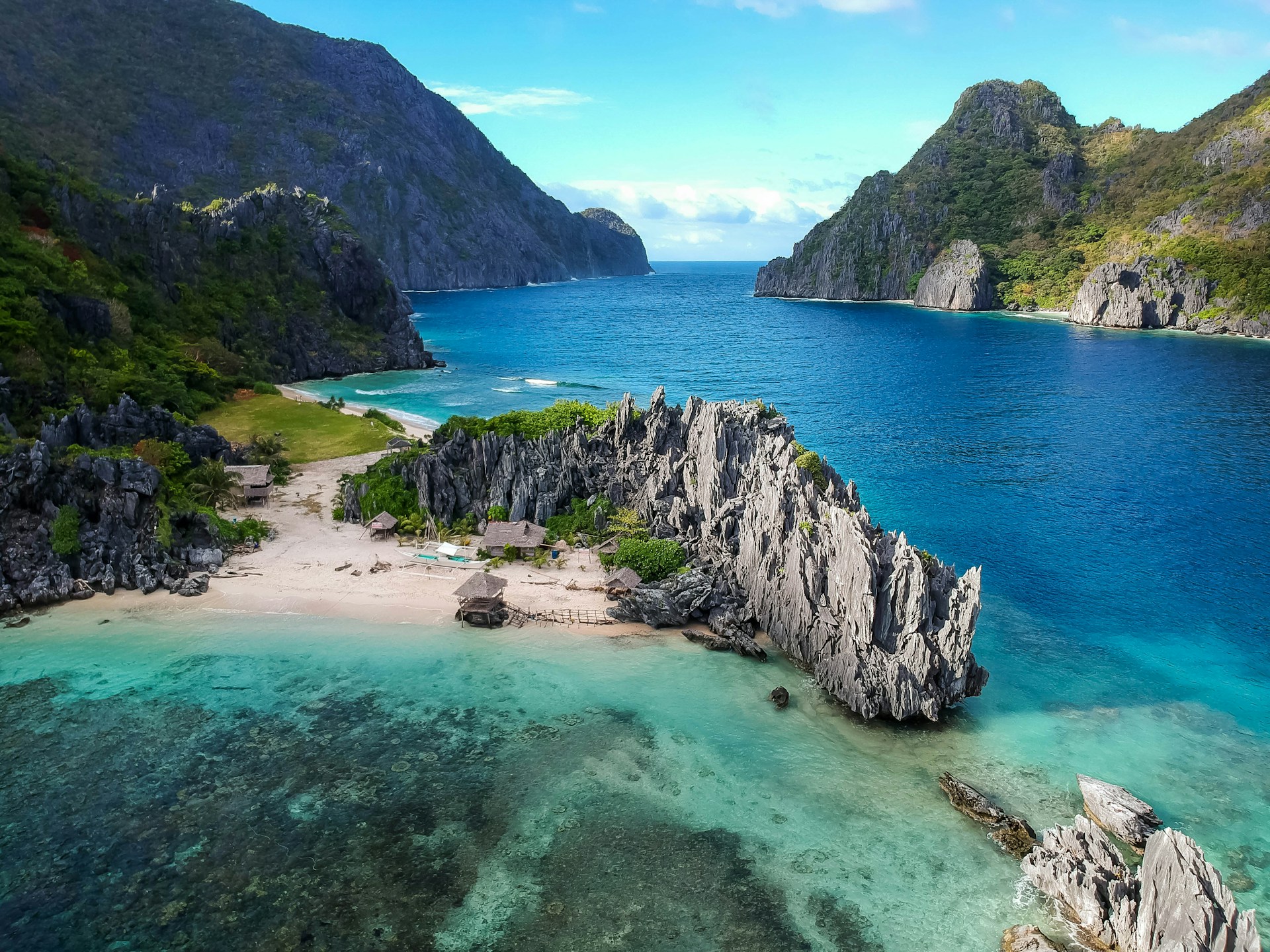 The "Island Ritual" Guide: Bringing Your Morning Mindfulness to the Tropics