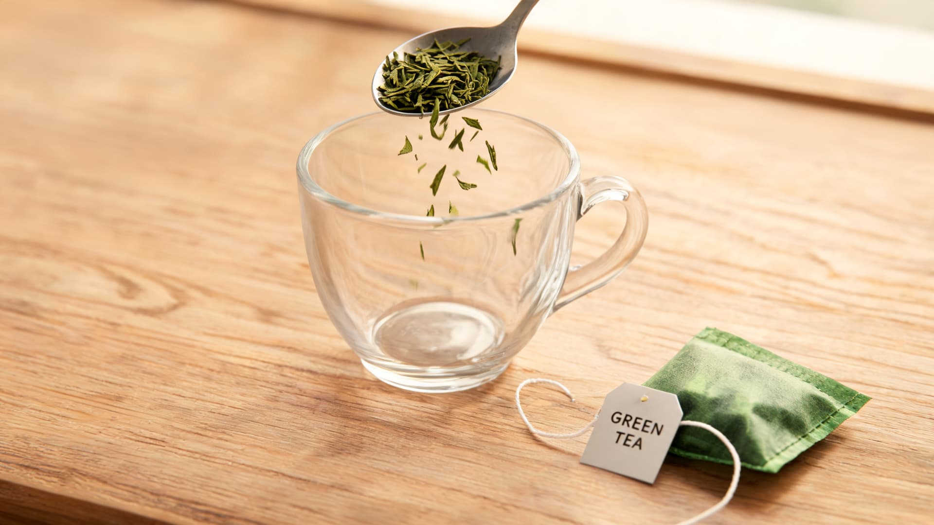 adding measured green tea leaves or tea bag for balanced flavor and smooth taste