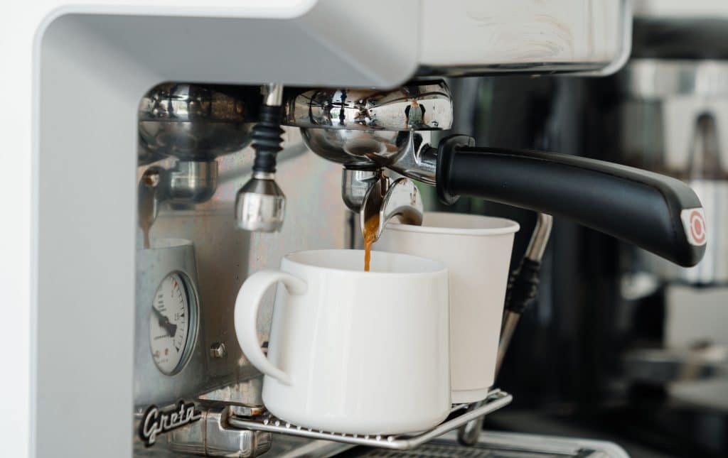 What High-Volume Workplaces Need From an Office Coffee Machine